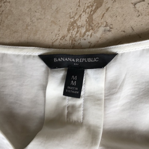 Banana republic sleeveless blouse - Picture 2 of 3